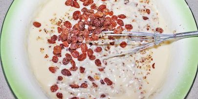 воздушный кекс на кефире с изюмом