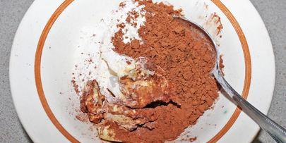 воздушный кекс на кефире с изюмом