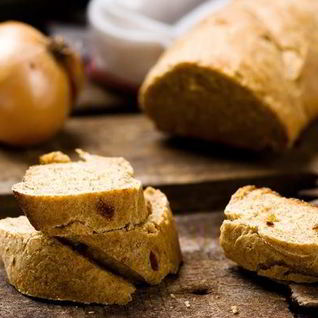 Багет с морковными отрубями и жареным луком