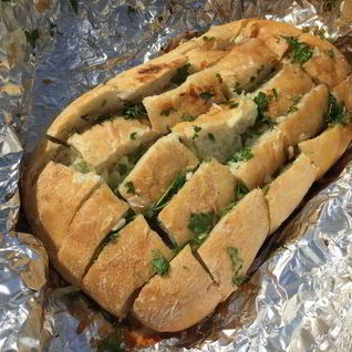 Чесночный хлеб для шашлыков