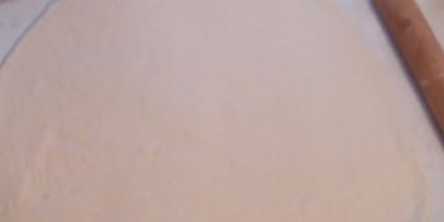 чесночный хлеб с базиликом и черным перцем