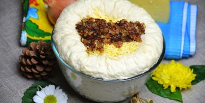 домашний итальянский хлеб с сыром и жареным луком