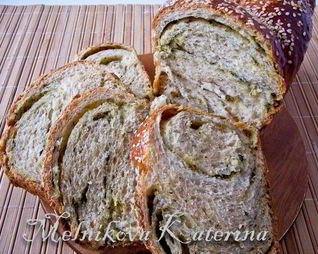 Домашний хлеб с ароматными травами