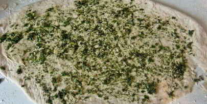 домашний хлеб с ароматными травами