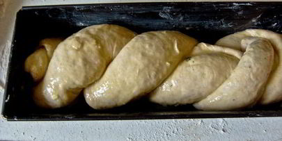 домашний хлеб с ароматными травами