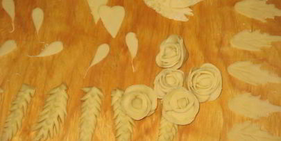 каравай круглый сладкий дрожжевой хлеб