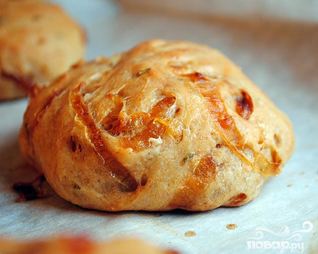 Хлеб с луком и розмарином