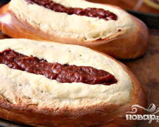 Хлеб с сыром и гуавой