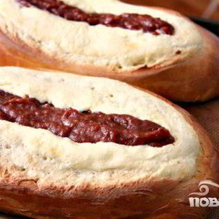 Хлеб с сыром и гуавой