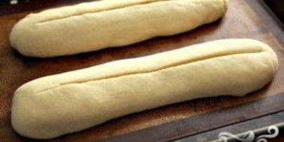 хлеб с сыром и гуавой