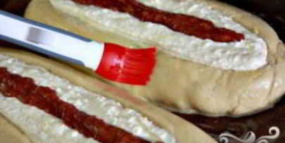 хлеб с сыром и гуавой