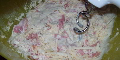 хлеб с сыром и ветчиной