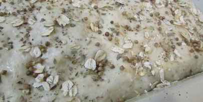 хлеб с творогом и овсяными хлопьями