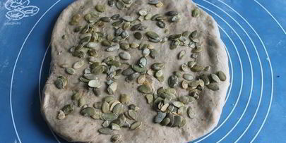 хлеб с тыквенными семечками