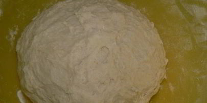 хлеб со штрейзелем и смородиной