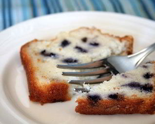 Лимонный хлеб с черникой