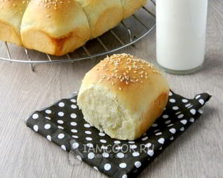 Порционный хлеб на сливках