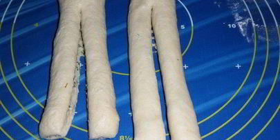 постный хлеб с чесноком и зеленью