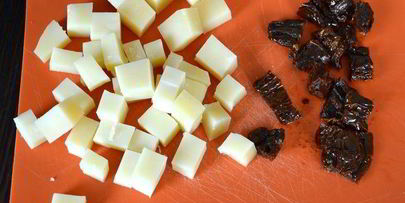 разборный томатный хлеб с начинкой