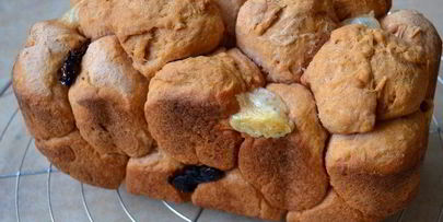 разборный томатный хлеб с начинкой