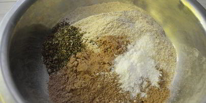 ржаной хлеб с маслинами и прованскими травами