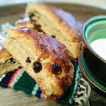 Рецепт Сконы с белым шоколадом и вяленой вишней