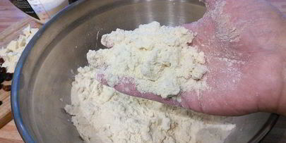 сконы с белым шоколадом и вяленой вишней