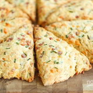 Сконы с колбасой и сыром