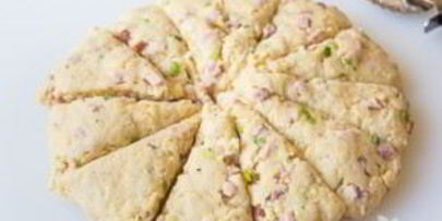 сконы с колбасой и сыром