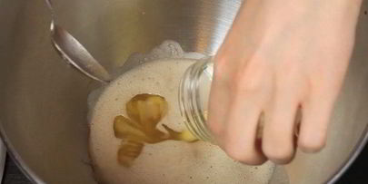 сырный хлеб на белом вине