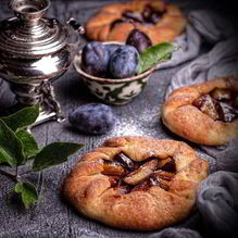 Рецепт Творожные галеты со сливами
