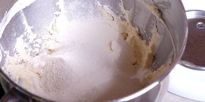 творожные галеты со сливами