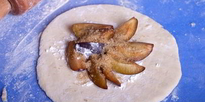 творожные галеты со сливами