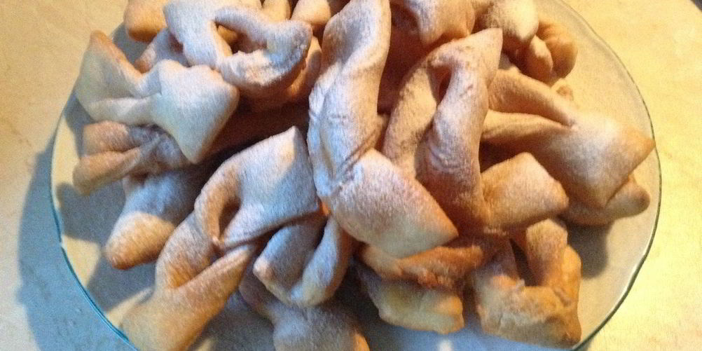 Рецепт хворост на кефире пышный