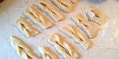 хворост на кефире пышный