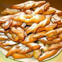 Рецепт Хворост тонкий хрустящий на кефире