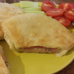 Лаваш с сыром и зеленью