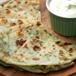 Алу-паратха индийская лепешка