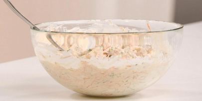 дзадзыки с горячими лепешками