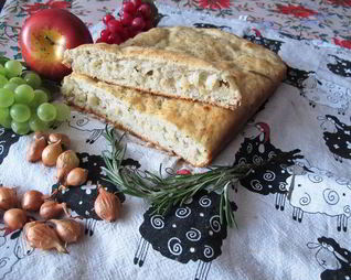 Фокачча на сыворотке с луком пастушеская