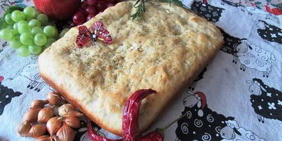фокачча на сыворотке с луком пастушеская