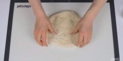 фокачча с луком на дрожжевом тесте