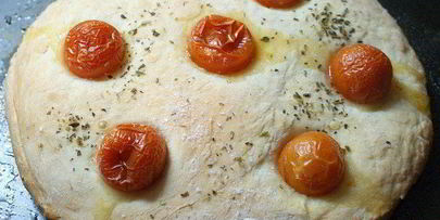 фокачча с помидорами черри