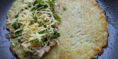 картофельные лепешки с курицей и сыром