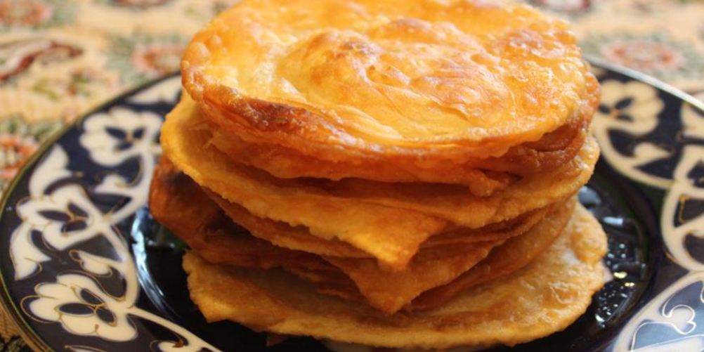 Рецепт катлама-жаренные слоенные лепешки