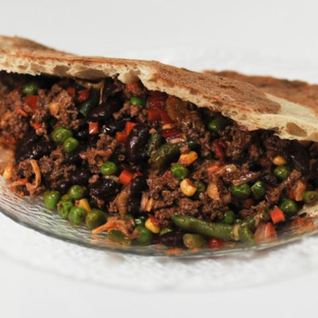 Лепешка с мексиканской смесью и говядиной