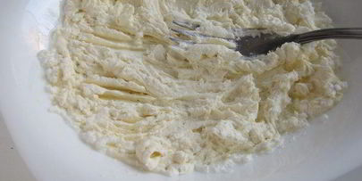 лепешка с моцареллой, фетой и орегано