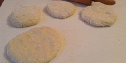 лепешки из творожного теста