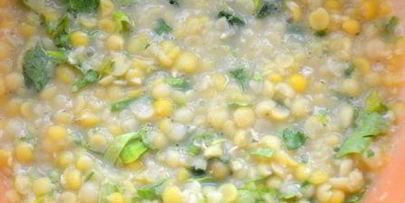 лепешки с горохово-чесночной начинкой