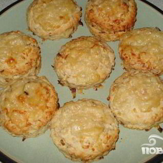 Лепешки с луком и сыром